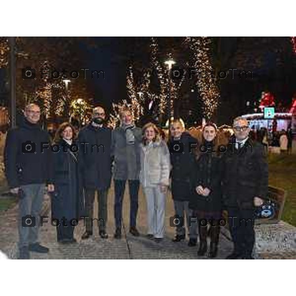 Bergamo manifestazione pro palestina free, Stazione corteo Polizia Cellere, sicurezza fs maranza sfilata fumogeni 