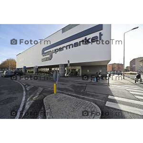 Tiziano Manzoni/LaPresse060-12- 2025 Italia Cronaca Bergamo Via San Bernardino Ponte ferrovia esselunga