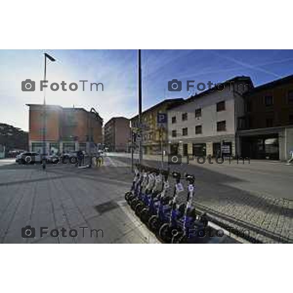 Tiziano Manzoni/LaPresse060-12- 2025 Italia Cronaca Bergamo Via San Bernardino Ponte ferrovia esselunga