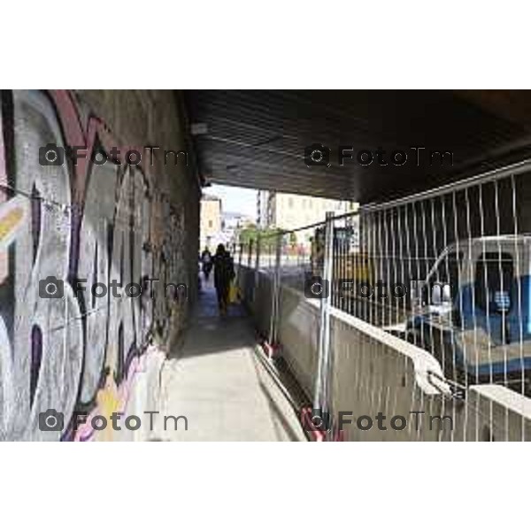 Tiziano Manzoni/LaPresse060-12- 2025 Italia Cronaca Bergamo Via San Bernardino Ponte ferrovia esselunga