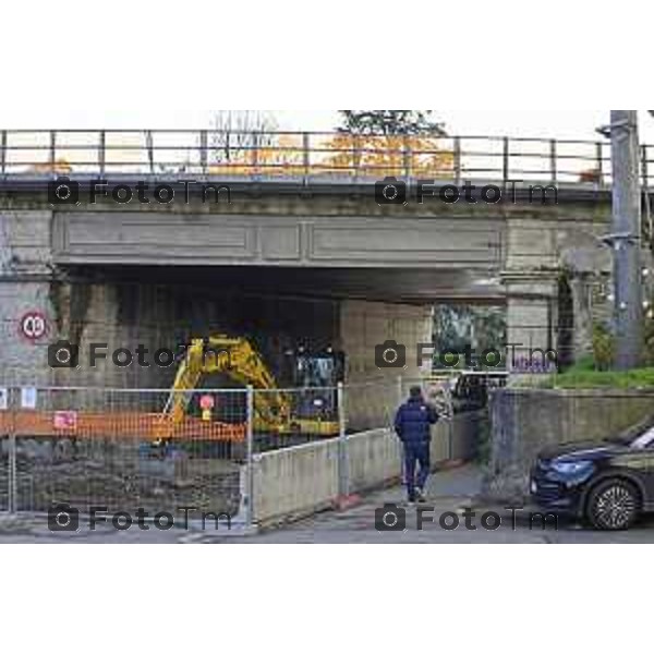 Tiziano Manzoni/LaPresse060-12- 2025 Italia Cronaca Bergamo Via San Bernardino Ponte ferrovia esselunga