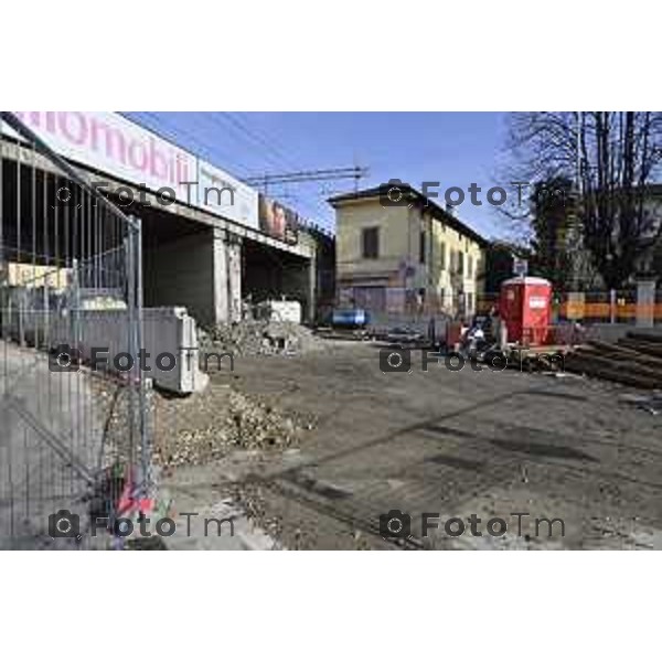 Tiziano Manzoni/LaPresse060-12- 2025 Italia Cronaca Bergamo Via San Bernardino Ponte ferrovia esselunga