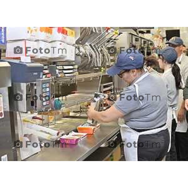 Tiziano Manzoni/LaPresse 10-12- 2025 Italia Cronaca Bergamo McDonald’s inaugurazione dell’800esimo ristorante in Italia, a Verdello Bergamo