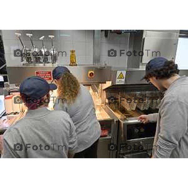 Tiziano Manzoni/LaPresse 10-12- 2025 Italia Cronaca Bergamo McDonald’s inaugurazione dell’800esimo ristorante in Italia, a Verdello Bergamo