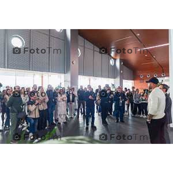 Cronaca, Bergamo - 12/12/2025 MARCELL JACOBS E REGIONE LOMBARDIA CONSEGNANO DONI A BAMBINI OSPEDALI BERGAMO E BRESCIA PER SANTA LUCIA