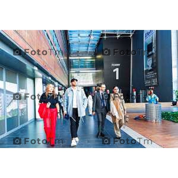 Cronaca, Bergamo - 12/12/2025 MARCELL JACOBS E REGIONE LOMBARDIA CONSEGNANO DONI A BAMBINI OSPEDALI BERGAMO E BRESCIA PER SANTA LUCIA