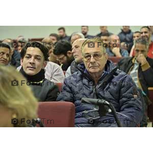 Tiziano Manzoni/LaPresse 12-12- 2025 Italia Cronaca Bergamo Bergamo concerto presso la Casa Circondariale di Bergamo Associazione Amici del Festival Pianistico Internazionale Soprano Francesca Tiburzi Tenore Luigi Albani al pianoforte il Maestro Samuele Pala Direttore del carcere, dott.ssa Antonina D\'Onofrio