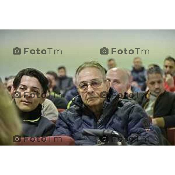 Tiziano Manzoni/LaPresse 12-12- 2025 Italia Cronaca Bergamo Bergamo concerto presso la Casa Circondariale di Bergamo Associazione Amici del Festival Pianistico Internazionale Soprano Francesca Tiburzi Tenore Luigi Albani al pianoforte il Maestro Samuele Pala Direttore del carcere, dott.ssa Antonina D\'Onofrio