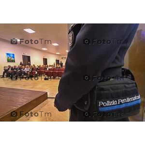 Tiziano Manzoni/LaPresse 12-12- 2025 Italia Cronaca Bergamo Bergamo concerto presso la Casa Circondariale di Bergamo Associazione Amici del Festival Pianistico Internazionale Soprano Francesca Tiburzi Tenore Luigi Albani al pianoforte il Maestro Samuele Pala Direttore del carcere, dott.ssa Antonina D\'Onofrio