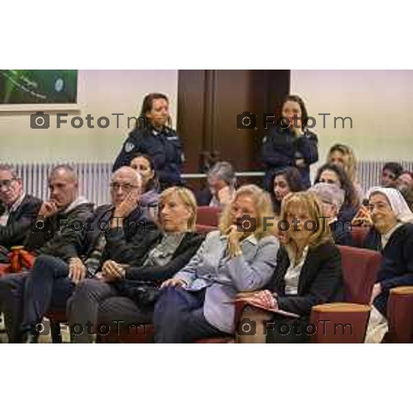 Tiziano Manzoni/LaPresse 12-12- 2025 Italia Cronaca Bergamo Bergamo concerto presso la Casa Circondariale di Bergamo Associazione Amici del Festival Pianistico Internazionale Soprano Francesca Tiburzi Tenore Luigi Albani al pianoforte il Maestro Samuele Pala Direttore del carcere, dott.ssa Antonina D\'Onofrio