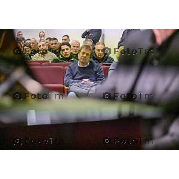 Tiziano Manzoni/LaPresse 12-12- 2025 Italia Cronaca Bergamo Bergamo concerto presso la Casa Circondariale di Bergamo Associazione Amici del Festival Pianistico Internazionale Soprano Francesca Tiburzi Tenore Luigi Albani al pianoforte il Maestro Samuele Pala Direttore del carcere, dott.ssa Antonina D\'Onofrio