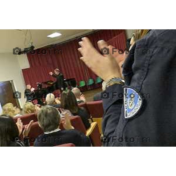 Tiziano Manzoni/LaPresse 12-12- 2025 Italia Cronaca Bergamo Bergamo concerto presso la Casa Circondariale di Bergamo Associazione Amici del Festival Pianistico Internazionale Soprano Francesca Tiburzi Tenore Luigi Albani al pianoforte il Maestro Samuele Pala Direttore del carcere, dott.ssa Antonina D\'Onofrio