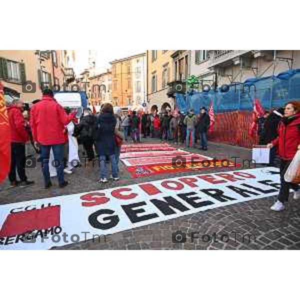 Tiziano Manzoni/LaPresse 8-11- 2025 Italia Cronaca Bergamo Bergamo sciopero generale cgil fiom dicembre 2025