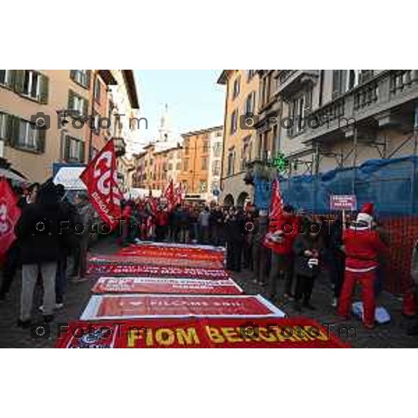 Tiziano Manzoni/LaPresse 8-11- 2025 Italia Cronaca Bergamo Bergamo sciopero generale cgil fiom dicembre 2025