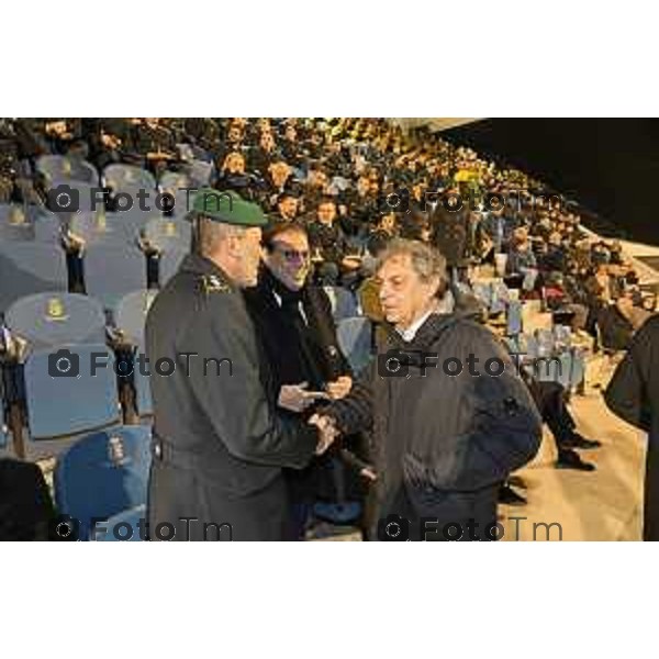 Tiziano Manzoni/LaPresse 15-12- 2025 Italia Cronaca Bergamo Accademia della Guardia di finanza - Evento benefico "Un Calcio al Tumore"Ospedale “Papa Giovanni XXIII” e l’Associazione “Accademia dello Sport per la Solidarietà” di Bergamo, nasce con l’obiettivo di sostenere concretamente la ricerca e l’innovazione tecnologica nella lotta contro i tumori.