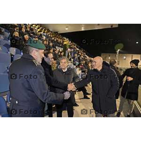 Tiziano Manzoni/LaPresse 15-12- 2025 Italia Cronaca Bergamo Accademia della Guardia di finanza - Evento benefico "Un Calcio al Tumore"Ospedale “Papa Giovanni XXIII” e l’Associazione “Accademia dello Sport per la Solidarietà” di Bergamo, nasce con l’obiettivo di sostenere concretamente la ricerca e l’innovazione tecnologica nella lotta contro i tumori.