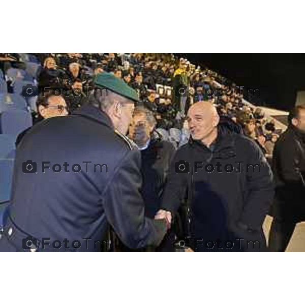 Tiziano Manzoni/LaPresse 15-12- 2025 Italia Cronaca Bergamo Accademia della Guardia di finanza - Evento benefico "Un Calcio al Tumore"Ospedale “Papa Giovanni XXIII” e l’Associazione “Accademia dello Sport per la Solidarietà” di Bergamo, nasce con l’obiettivo di sostenere concretamente la ricerca e l’innovazione tecnologica nella lotta contro i tumori.