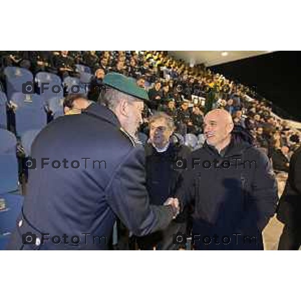 Tiziano Manzoni/LaPresse 15-12- 2025 Italia Cronaca Bergamo Accademia della Guardia di finanza - Evento benefico "Un Calcio al Tumore"Ospedale “Papa Giovanni XXIII” e l’Associazione “Accademia dello Sport per la Solidarietà” di Bergamo, nasce con l’obiettivo di sostenere concretamente la ricerca e l’innovazione tecnologica nella lotta contro i tumori.