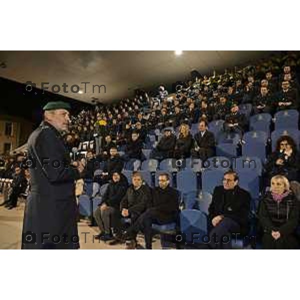 Tiziano Manzoni/LaPresse 15-12- 2025 Italia Cronaca Bergamo Accademia della Guardia di finanza - Evento benefico "Un Calcio al Tumore"Ospedale “Papa Giovanni XXIII” e l’Associazione “Accademia dello Sport per la Solidarietà” di Bergamo, nasce con l’obiettivo di sostenere concretamente la ricerca e l’innovazione tecnologica nella lotta contro i tumori.