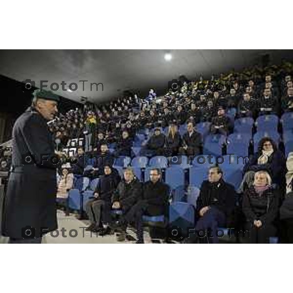 Tiziano Manzoni/LaPresse 15-12- 2025 Italia Cronaca Bergamo Accademia della Guardia di finanza - Evento benefico "Un Calcio al Tumore"Ospedale “Papa Giovanni XXIII” e l’Associazione “Accademia dello Sport per la Solidarietà” di Bergamo, nasce con l’obiettivo di sostenere concretamente la ricerca e l’innovazione tecnologica nella lotta contro i tumori.