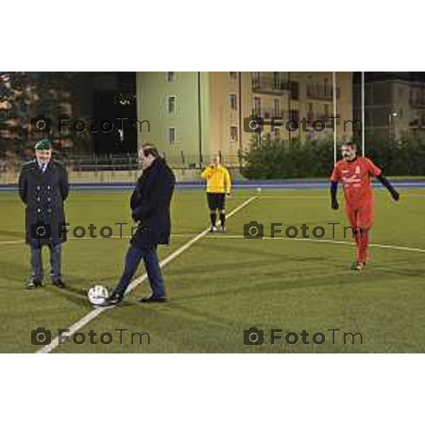 Tiziano Manzoni/LaPresse 15-12- 2025 Italia Cronaca Bergamo Accademia della Guardia di finanza - Evento benefico "Un Calcio al Tumore"Ospedale “Papa Giovanni XXIII” e l’Associazione “Accademia dello Sport per la Solidarietà” di Bergamo, nasce con l’obiettivo di sostenere concretamente la ricerca e l’innovazione tecnologica nella lotta contro i tumori.