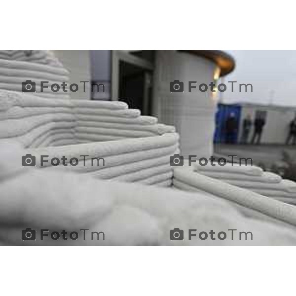 Tiziano Manzoni/LaPresse 19-12- 2025 Italia Cronaca Bergamo Bergamo primo manufatto edilizio italiano realizzato con tecnologia di stampa 3D architettonica, “Ol Casél”