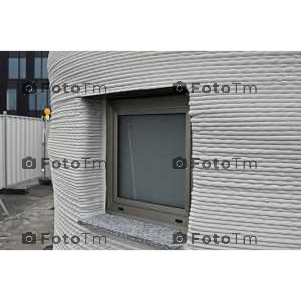 Tiziano Manzoni/LaPresse 19-12- 2025 Italia Cronaca Bergamo Bergamo primo manufatto edilizio italiano realizzato con tecnologia di stampa 3D architettonica, “Ol Casél”