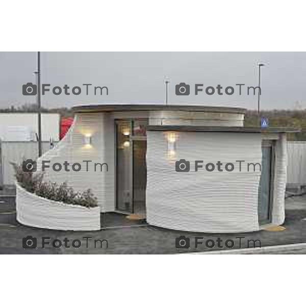 Tiziano Manzoni/LaPresse 19-12- 2025 Italia Cronaca Bergamo Bergamo primo manufatto edilizio italiano realizzato con tecnologia di stampa 3D architettonica, “Ol Casél”