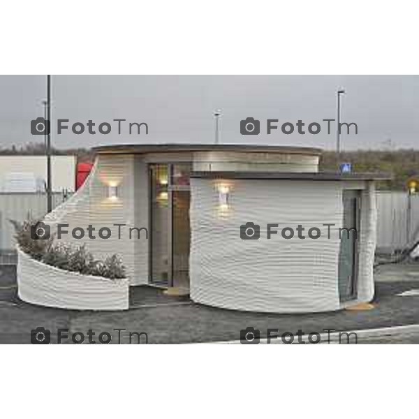 Tiziano Manzoni/LaPresse 19-12- 2025 Italia Cronaca Bergamo Bergamo primo manufatto edilizio italiano realizzato con tecnologia di stampa 3D architettonica, “Ol Casél”