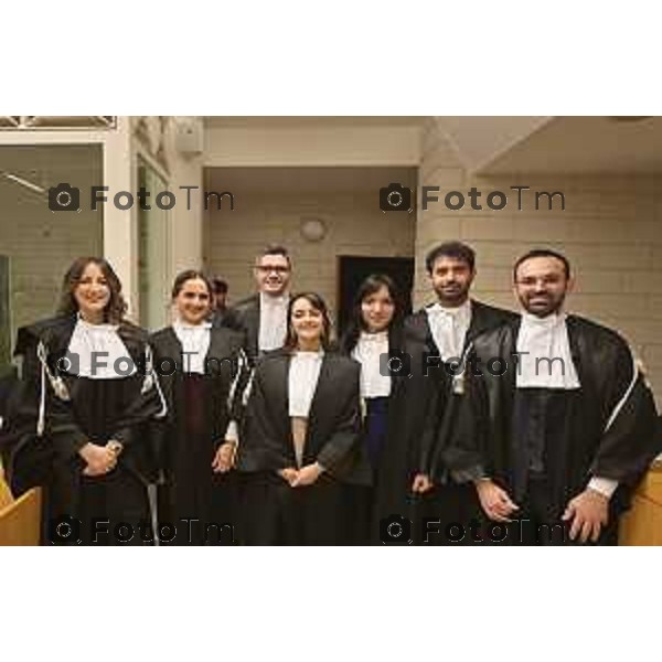 Tiziano Manzoni/LaPresse 18-12- 2025 Italia Cronaca bg tribunale nominati nuovi giudici e magistrati da sx Camilla Luraghi Michela Rillosi davanti la dott Marta Giuca Jacopo Chiodo Michela Loretto Antonio Meda Dott Gianfranco PerrilloTiziano Manzoni/LaPresse 18-12- 2025 Italia Cronaca bg tribunale nominati nuovi giudici e magistrati Antonio Meda Dotto Romanelli Procuratore Dott Gianfranco Perrillo Michela Rillosi Bergamasca Marta Giuca Michela Loretto Jacopo Chiodo Camilla Luraghi Bergamasca