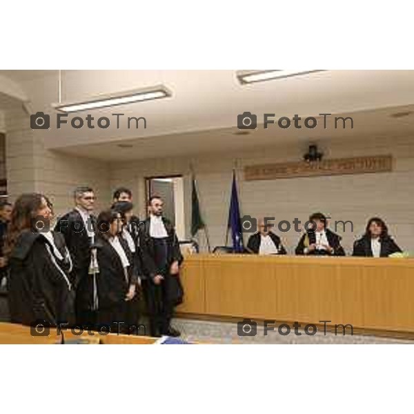 Tiziano Manzoni/LaPresse 18-12- 2025 Italia Cronaca bg tribunale nominati nuovi giudici e magistrati da sx Camilla Luraghi Michela Rillosi davanti la dott Marta Giuca Jacopo Chiodo Michela Loretto Antonio Meda Dott Gianfranco PerrilloTiziano Manzoni/LaPresse 18-12- 2025 Italia Cronaca bg tribunale nominati nuovi giudici e magistrati Antonio Meda Dotto Romanelli Procuratore Dott Gianfranco Perrillo Michela Rillosi Bergamasca Marta Giuca Michela Loretto Jacopo Chiodo Camilla Luraghi Bergamasca