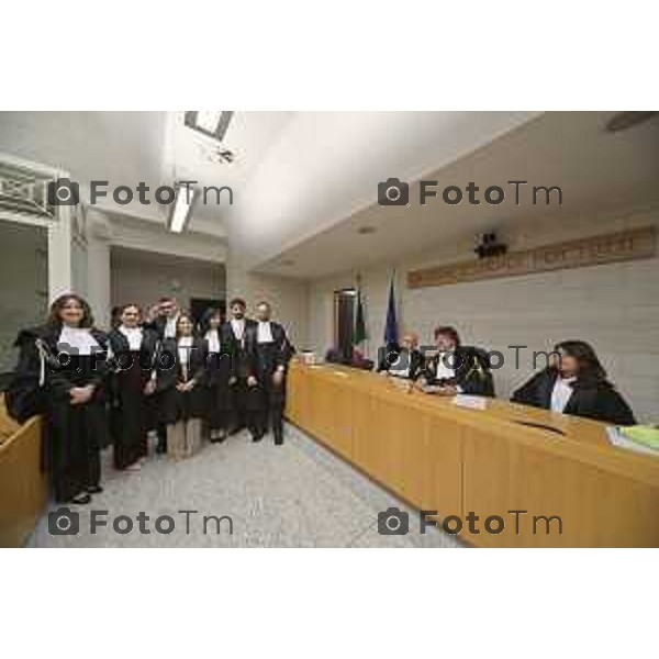 Tiziano Manzoni/LaPresse 18-12- 2025 Italia Cronaca bg tribunale nominati nuovi giudici e magistrati da sx Camilla Luraghi Michela Rillosi davanti la dott Marta Giuca Jacopo Chiodo Michela Loretto Antonio Meda Dott Gianfranco PerrilloTiziano Manzoni/LaPresse 18-12- 2025 Italia Cronaca bg tribunale nominati nuovi giudici e magistrati Antonio Meda Dotto Romanelli Procuratore Dott Gianfranco Perrillo Michela Rillosi Bergamasca Marta Giuca Michela Loretto Jacopo Chiodo Camilla Luraghi Bergamasca