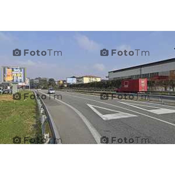 Tiziano Manzoni/LaPresse 30-12- 2025 Italia Cronaca Bergamo il primo da sx sconosciuto Bruno Scarpellini, Francesco Valesini, Emilio Pesenti, Marco Pinetti al tavolo della conferenza stampa comune di Bg