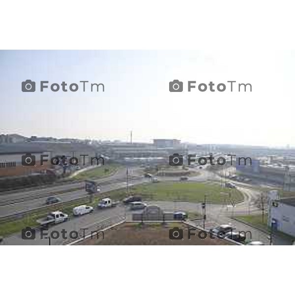 Tiziano Manzoni/LaPresse 30-12- 2025 Italia Cronaca Bergamo il primo da sx sconosciuto Bruno Scarpellini, Francesco Valesini, Emilio Pesenti, Marco Pinetti al tavolo della conferenza stampa comune di Bg