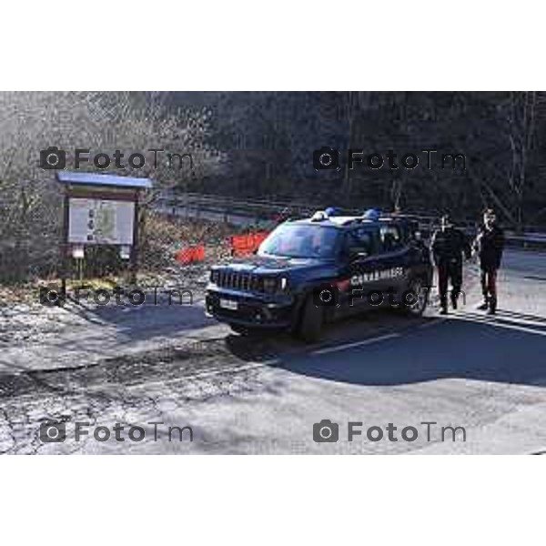 Taleggio bg il cadavere di un egiziano rinvenuto in un bosco con segni di violenza 