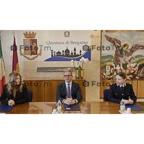 Tiziano Manzoni/LaPresse 12 -01- 2026 Italia Cronaca Bergamo Questore della Provincia di Bergamo dottor Vincenzo Nicolì negli uffici della Questura bergamasca. nella foto Francesca Ferraro e il questore Nicoli