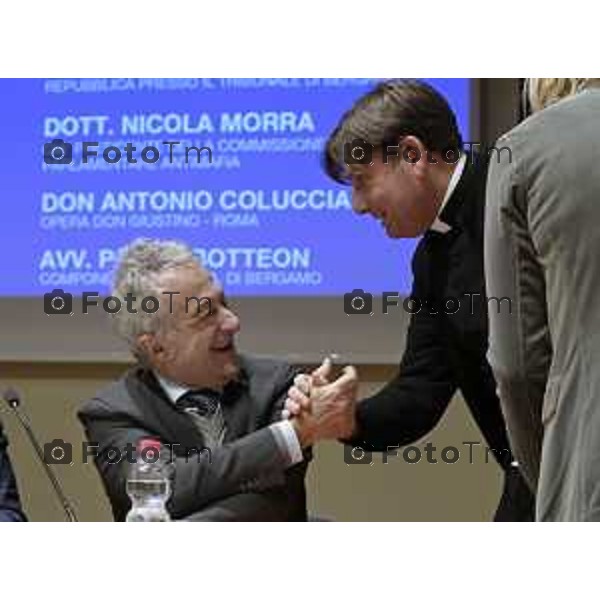 Tiziano Manzoni/LaPresse 16-01- 2026 Italia Cronaca Bergamo Liceo Mascheroni convegno sulla legalita e la giustizia con il procuratore capo Romanellie don Antonio Coluccia