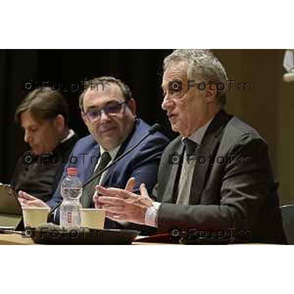 Tiziano Manzoni/LaPresse 16-01- 2026 Italia Cronaca Bergamo Liceo Mascheroni convegno sulla legalita e la giustizia con il procuratore capo Romanelli nella foto Paolo Botteon e il procuratore Maurizio Romanelli