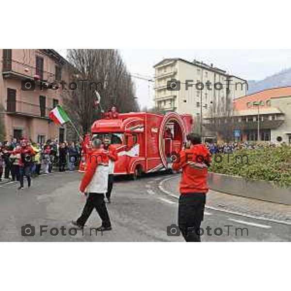 Tiziano Manzoni/LaPresse 17-01- 2026 Italia Cronaca Bergamo Sarnico passaggio della fiaccola olimpica nel paese di Sarnico per Paratico.
