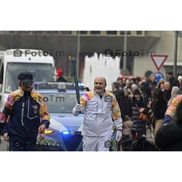 Tiziano Manzoni/LaPresse 17-01- 2026 Italia Cronaca Bergamo Sarnico passaggio della fiaccola olimpica nel paese di Sarnico per Paratico.