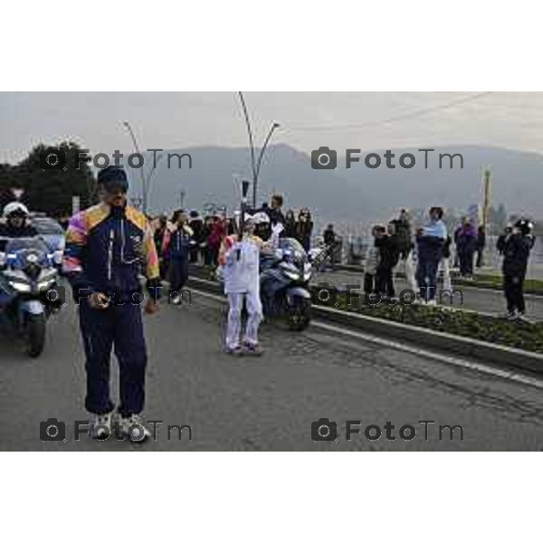 Tiziano Manzoni/LaPresse 17-01- 2026 Italia Cronaca Bergamo Sarnico passaggio della fiaccola olimpica nel paese di Sarnico per Paratico.