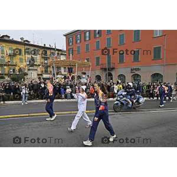 Tiziano Manzoni/LaPresse 17-01- 2026 Italia Cronaca Bergamo Sarnico passaggio della fiaccola olimpica nel paese di Sarnico per Paratico.