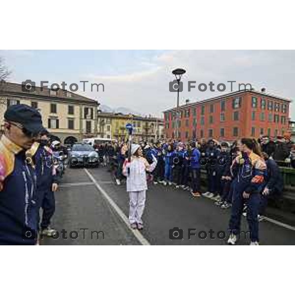 Tiziano Manzoni/LaPresse 17-01- 2026 Italia Cronaca Bergamo Sarnico passaggio della fiaccola olimpica nel paese di Sarnico per Paratico.
