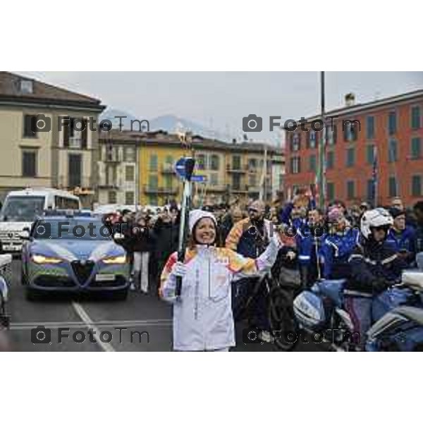 Tiziano Manzoni/LaPresse 17-01- 2026 Italia Cronaca Bergamo Sarnico passaggio della fiaccola olimpica nel paese di Sarnico per Paratico.
