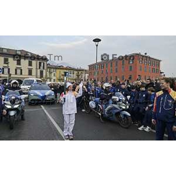 Tiziano Manzoni/LaPresse 17-01- 2026 Italia Cronaca Bergamo Sarnico passaggio della fiaccola olimpica nel paese di Sarnico per Paratico.