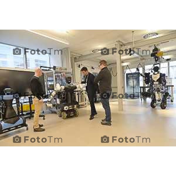 Tiziano Manzoni/LaPresse 23-01- 2026 Italia Cronaca BergamoBergamo inaugurazione del JOiiNT LAB 2.0 Robotica e Intelligenza Artificiale per l’Industria del Futuro. Confindustria Bergamo, Kilometro Rosso e Università degli Studi di Bergamo.