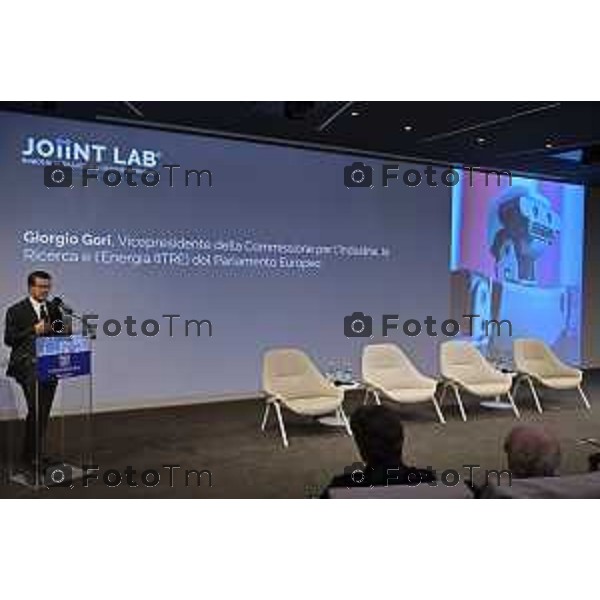 Tiziano Manzoni/LaPresse 23-01- 2026 Italia Cronaca BergamoBergamo inaugurazione del JOiiNT LAB 2.0 Robotica e Intelligenza Artificiale per l’Industria del Futuro. Confindustria Bergamo, Kilometro Rosso e Università degli Studi di Bergamo.