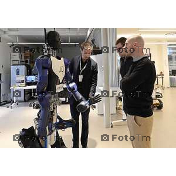 Tiziano Manzoni/LaPresse 23-01- 2026 Italia Cronaca BergamoBergamo inaugurazione del JOiiNT LAB 2.0 Robotica e Intelligenza Artificiale per l’Industria del Futuro. Confindustria Bergamo, Kilometro Rosso e Università degli Studi di Bergamo.