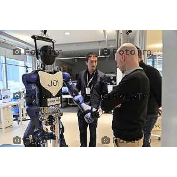Tiziano Manzoni/LaPresse 23-01- 2026 Italia Cronaca BergamoBergamo inaugurazione del JOiiNT LAB 2.0 Robotica e Intelligenza Artificiale per l’Industria del Futuro. Confindustria Bergamo, Kilometro Rosso e Università degli Studi di Bergamo.