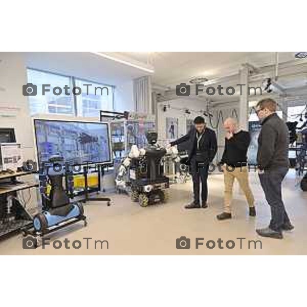 Tiziano Manzoni/LaPresse 23-01- 2026 Italia Cronaca BergamoBergamo inaugurazione del JOiiNT LAB 2.0 Robotica e Intelligenza Artificiale per l’Industria del Futuro. Confindustria Bergamo, Kilometro Rosso e Università degli Studi di Bergamo.
